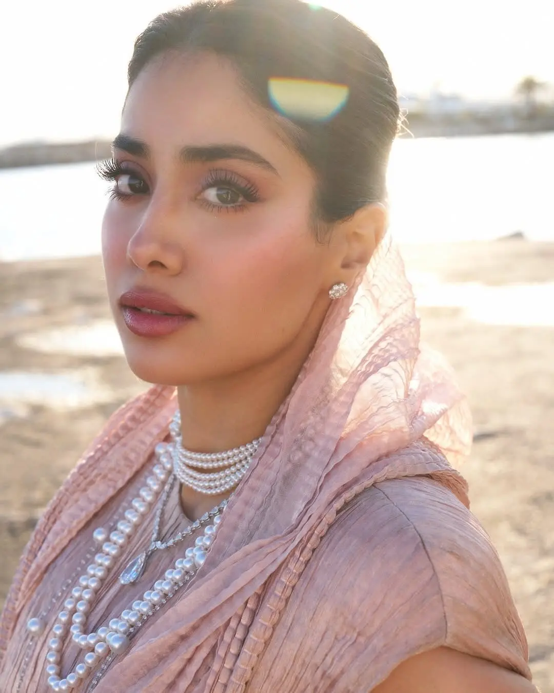 Janhvi Kapoor Dazzles In Ethereal Tarun Tahiliani Look