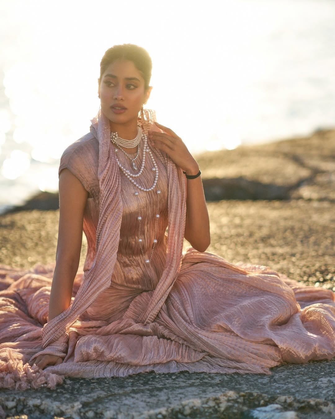 Janhvi Kapoor Dazzles In Ethereal Tarun Tahiliani Look