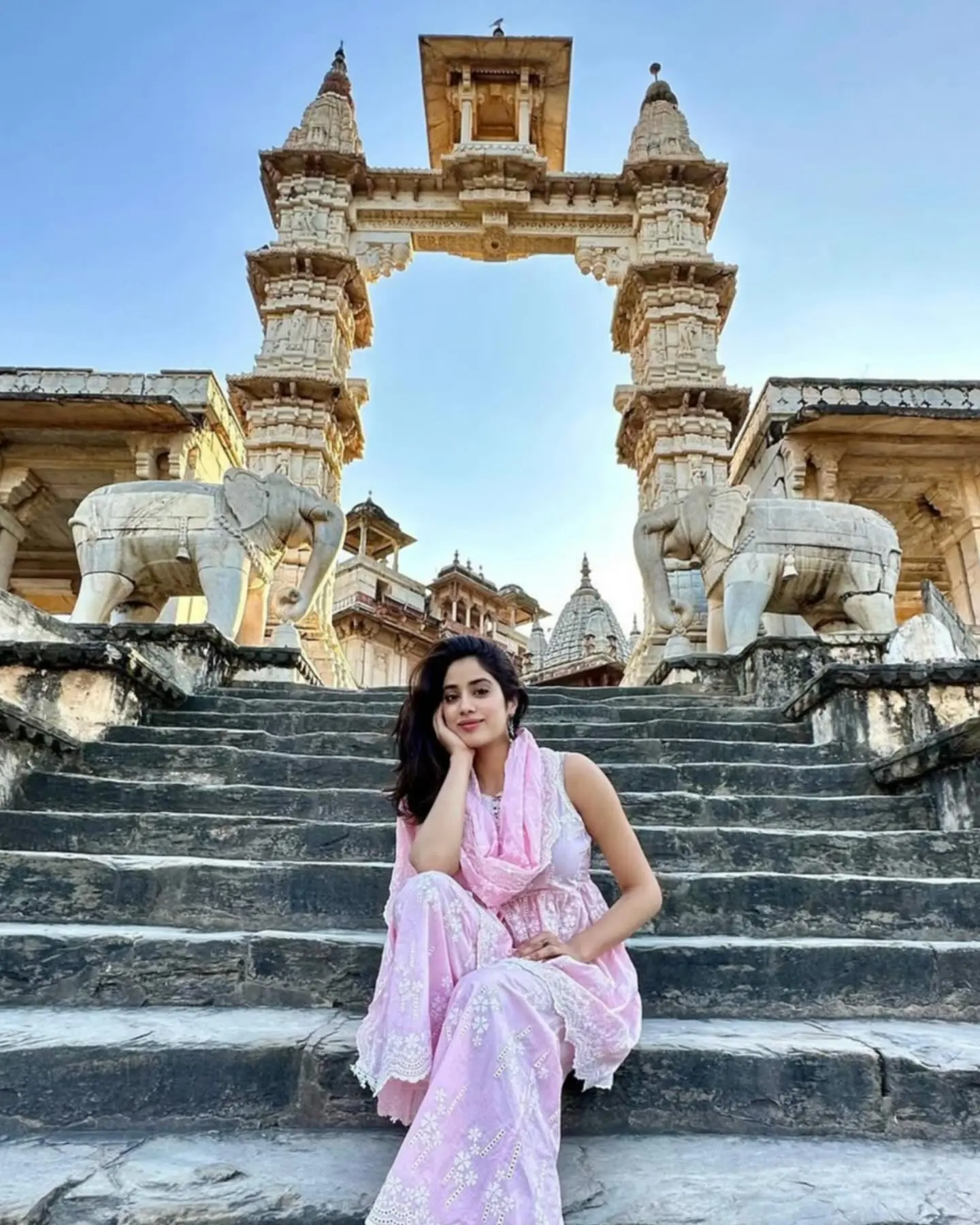 Janhvi Kapoor Seeks Sacred Blessings Embracing tradition and spirituality, the star reflects on life’s journey with heartfelt devotion.