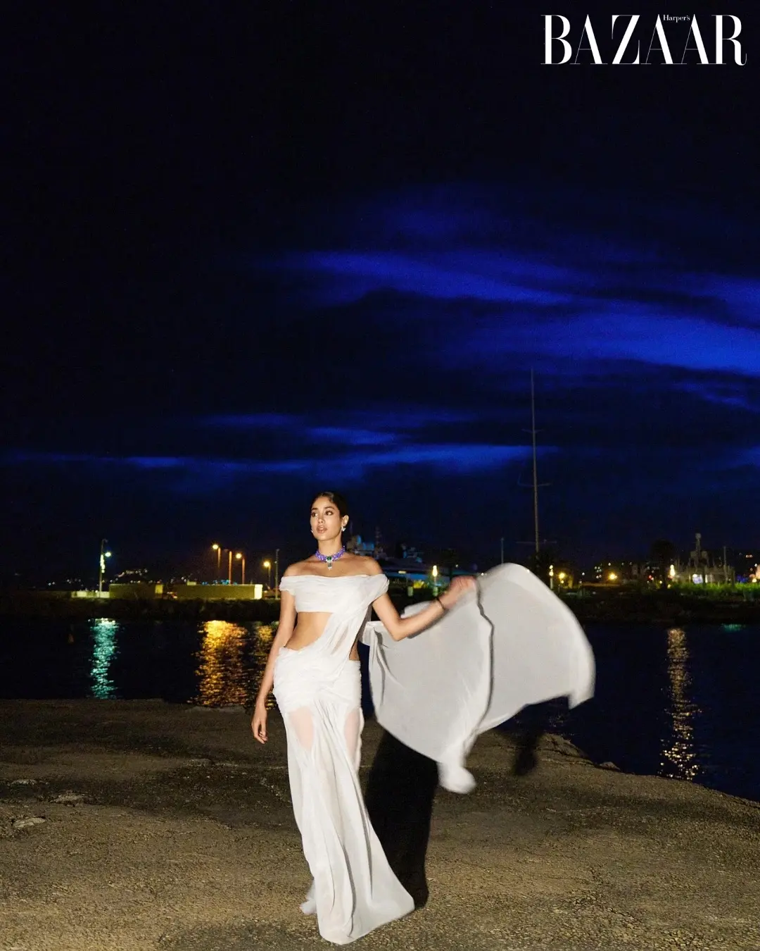 Janhvi Kapoor Stuns in Dripping Saree