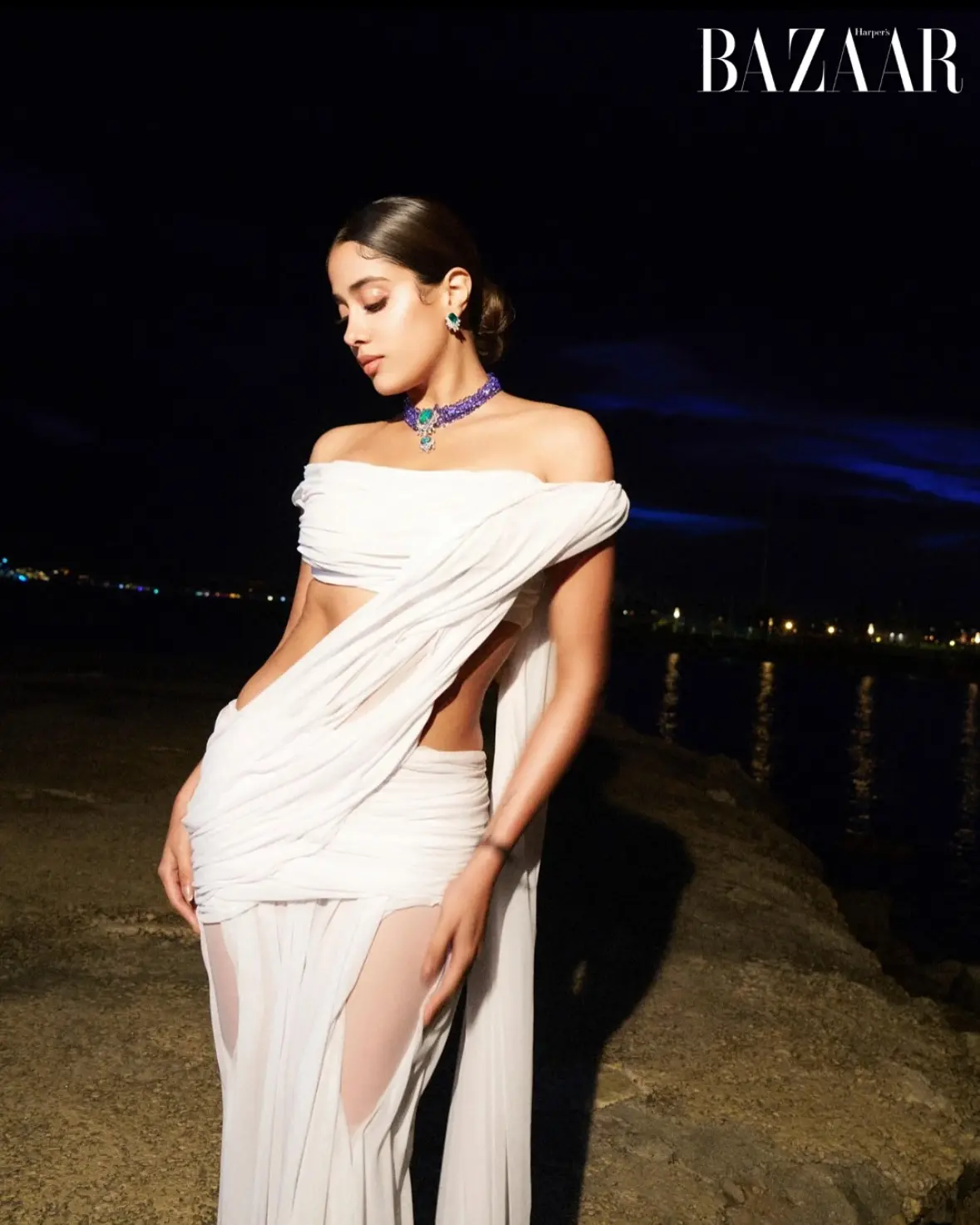 Janhvi Kapoor Stuns in Dripping Saree