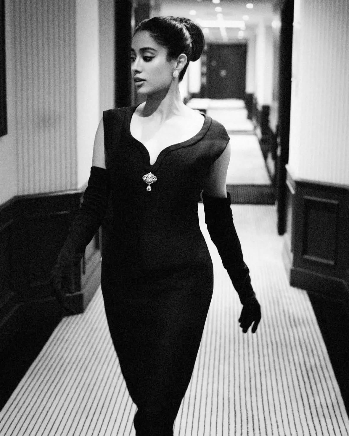 Janhvi Kapoor Stuns In Vintage Dior Look