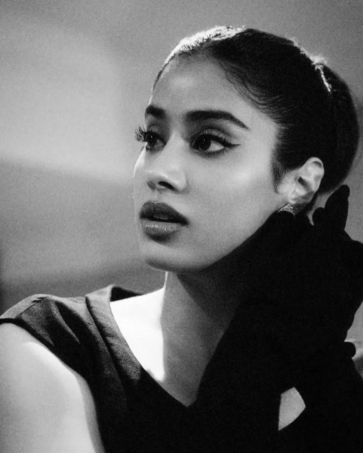 Janhvi Kapoor Stuns In Vintage Dior Look