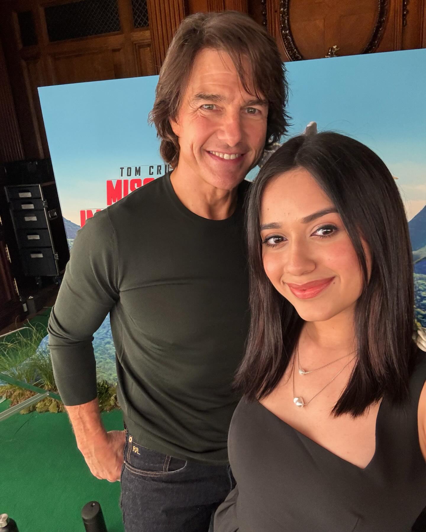 Jannat’s Selfie With Tom Cruise Stuns Fans