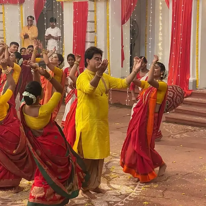Jeet Gannguli’s Durga Puja Throwback Captures Festive Energy