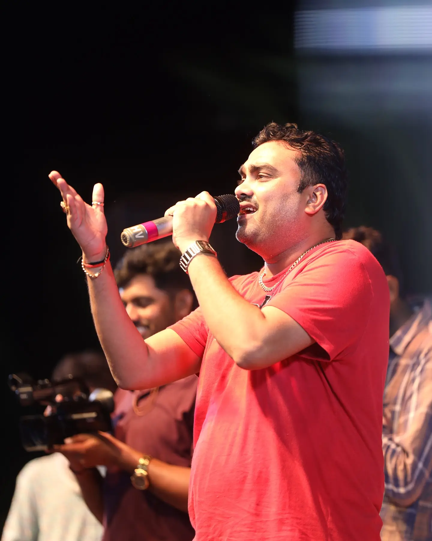 Jignesh Barot Lights Up Mandvi With Rass Garba Mandvi saw an electrifying Rass Garba performance by Jignesh Barot last night in Kutch!!!