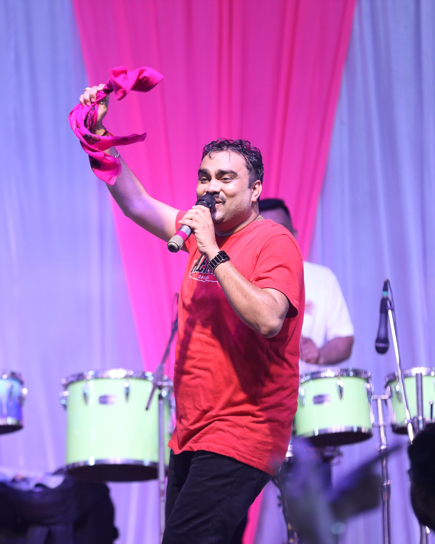 Jignesh Barot Lights Up Mandvi With Rass Garba