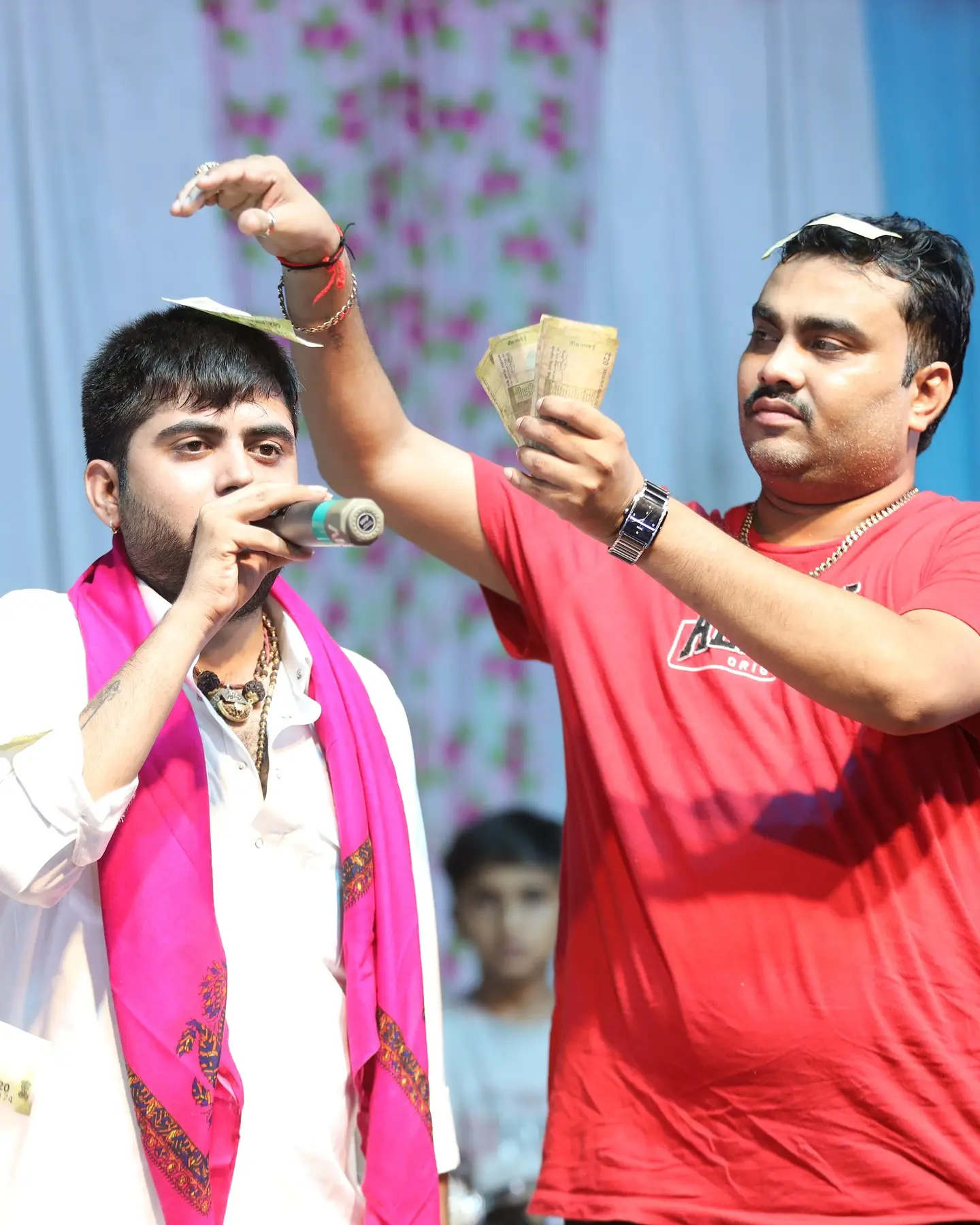 Jignesh Barot Lights Up Mandvi With Rass Garba