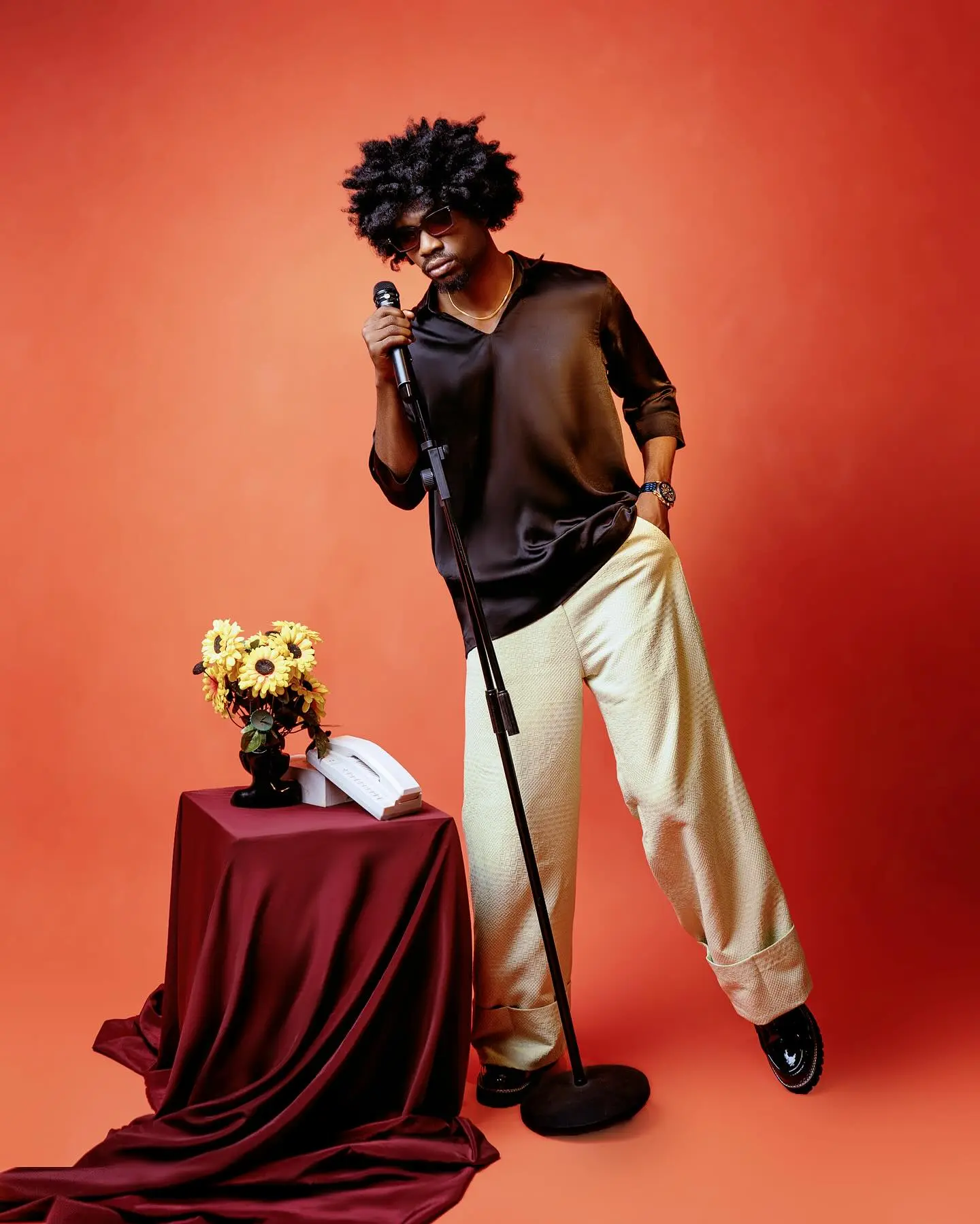 Josh Alfred’s Light Casts Shadow Comedian Josh Alfred's witty remark highlights the interplay of light and shadow in life.!