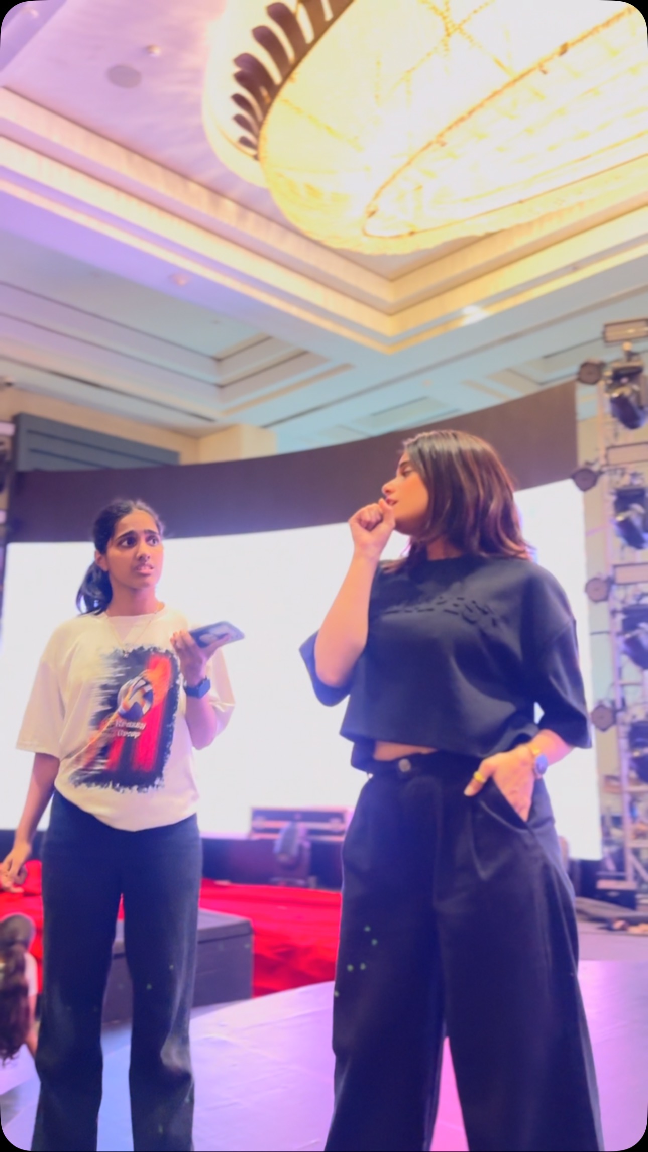 Jyotica Tangri Dazzles With Dance on Live Stage Experience the vibrant energy as Jyotica Tangri unveils her dancing spirit live online now.