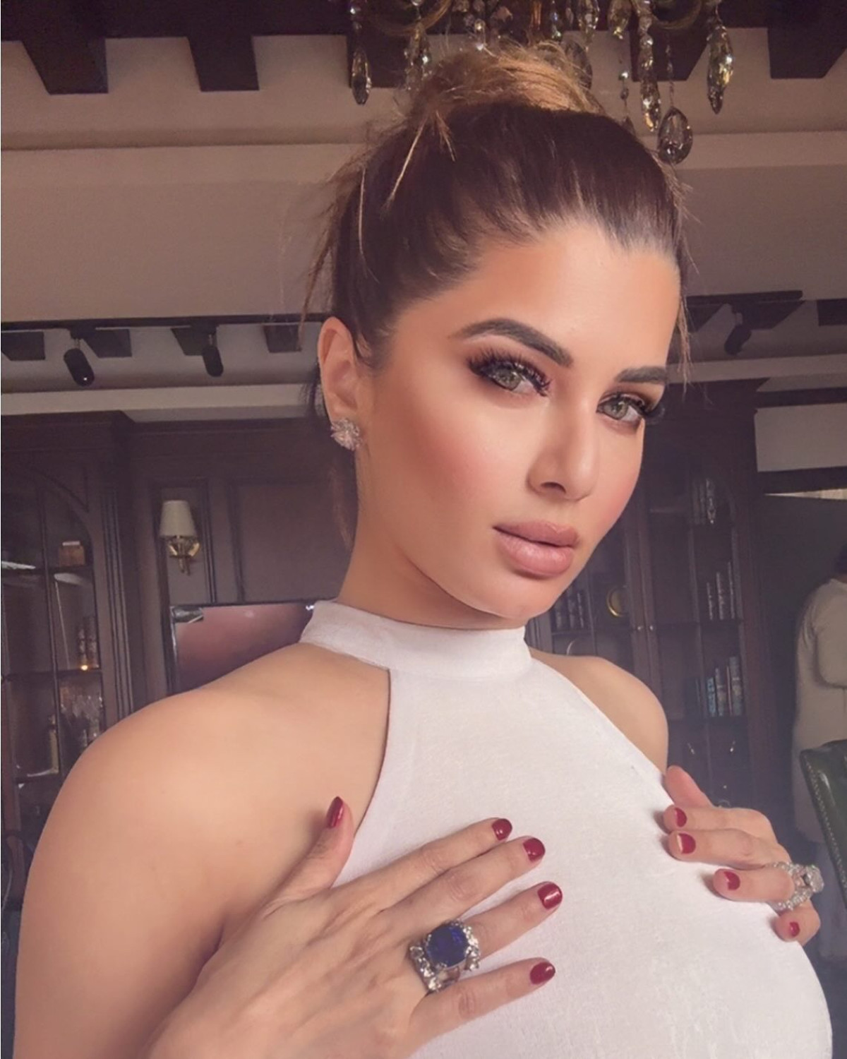 Kainaat Arora Sparks Mystery With Latest Instagram Post Kainaat Arora ignites curiosity online with her post, sparking the mystery of 'Kaise Hua?'