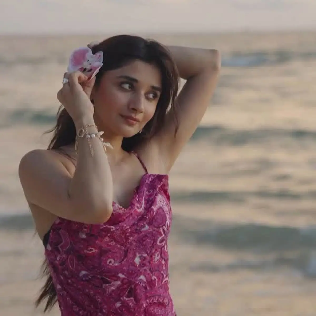 Kanika Mann Stuns With Iconic New Look Dynamic influencer Kanika Mann charms fans with a chic new look, sparking style debates!!