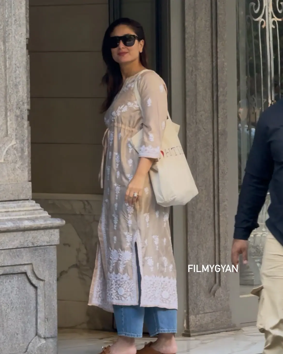 Kapoor Sisters Enjoy Family Time At Historic Home