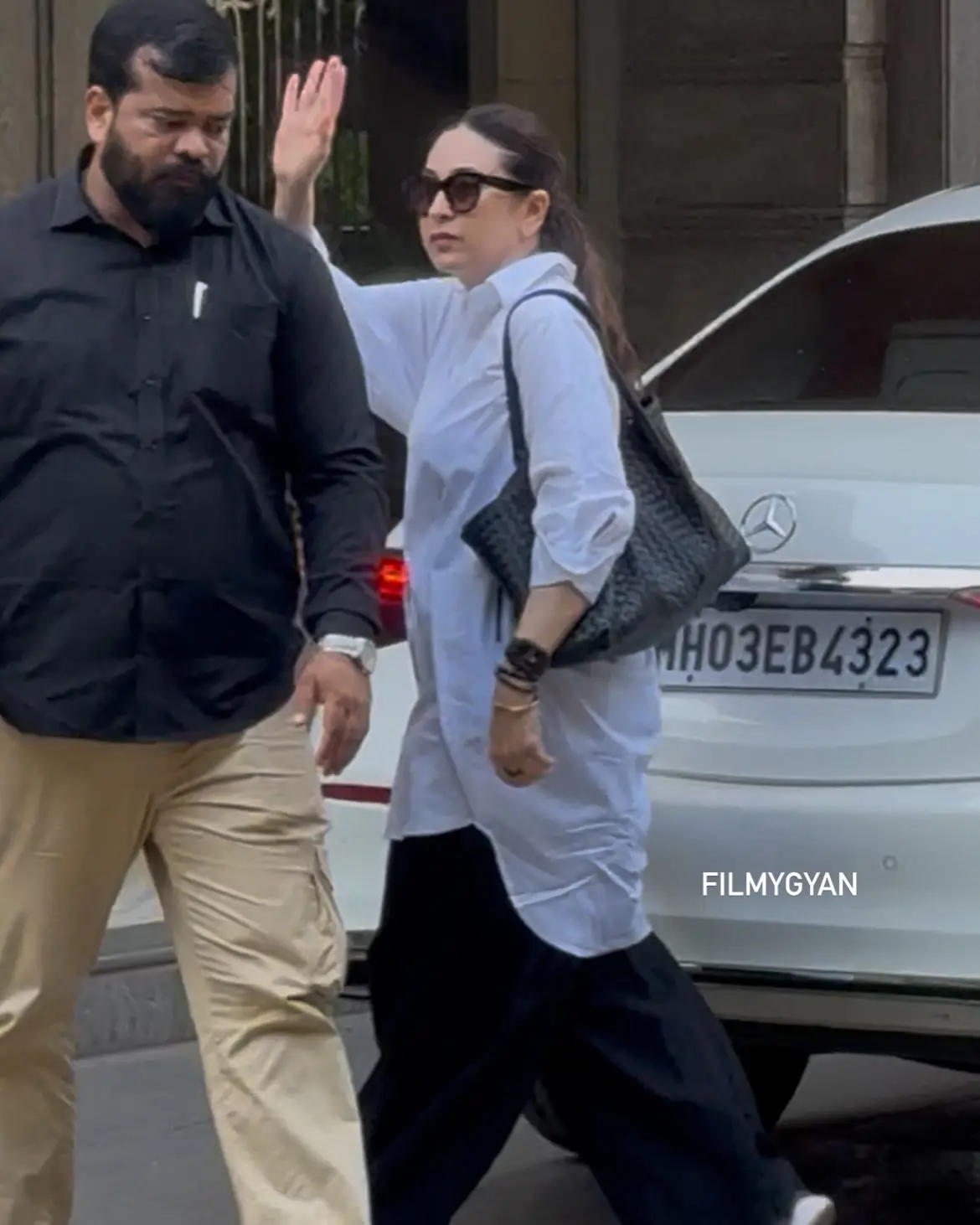 Kapoor Sisters Enjoy Family Time At Historic Home