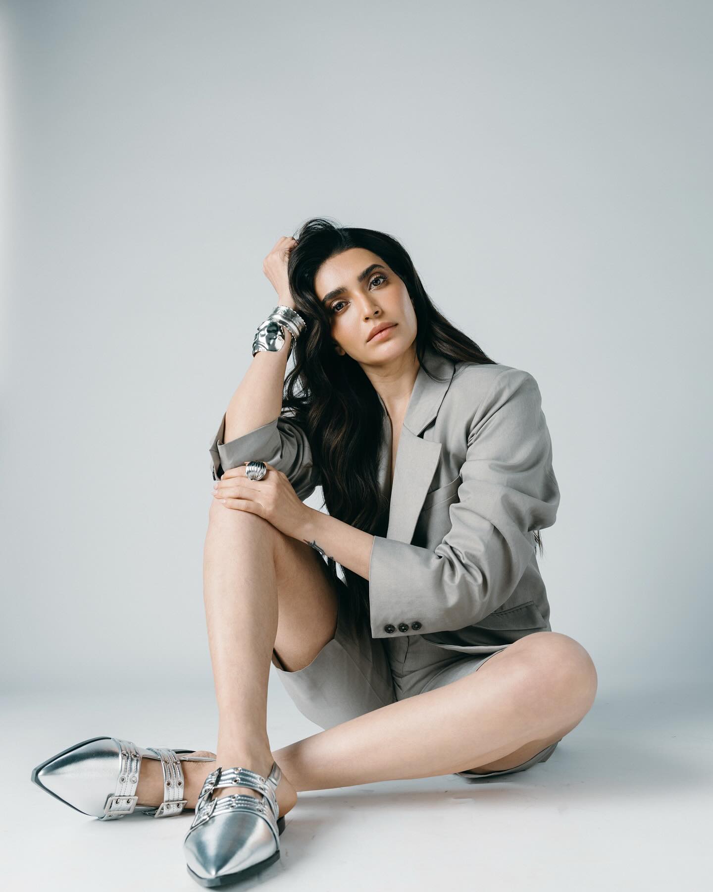 Karishma Tanna Stuns In Fashion-Forward Swipe Gallery
