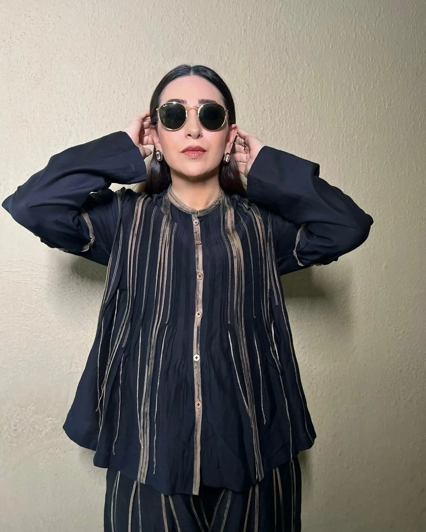 Karisma Kapoor Shares Cozy Moments With Chai And Cheese Toast