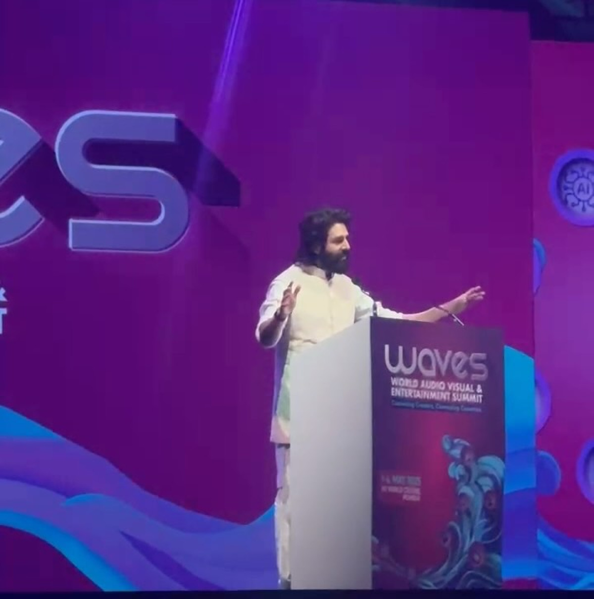 Kartik Aaryan Joins WAVES Summit 2025 Star appeal meets innovation as Kartik Aaryan dazzles at WAVES Summit 2025.