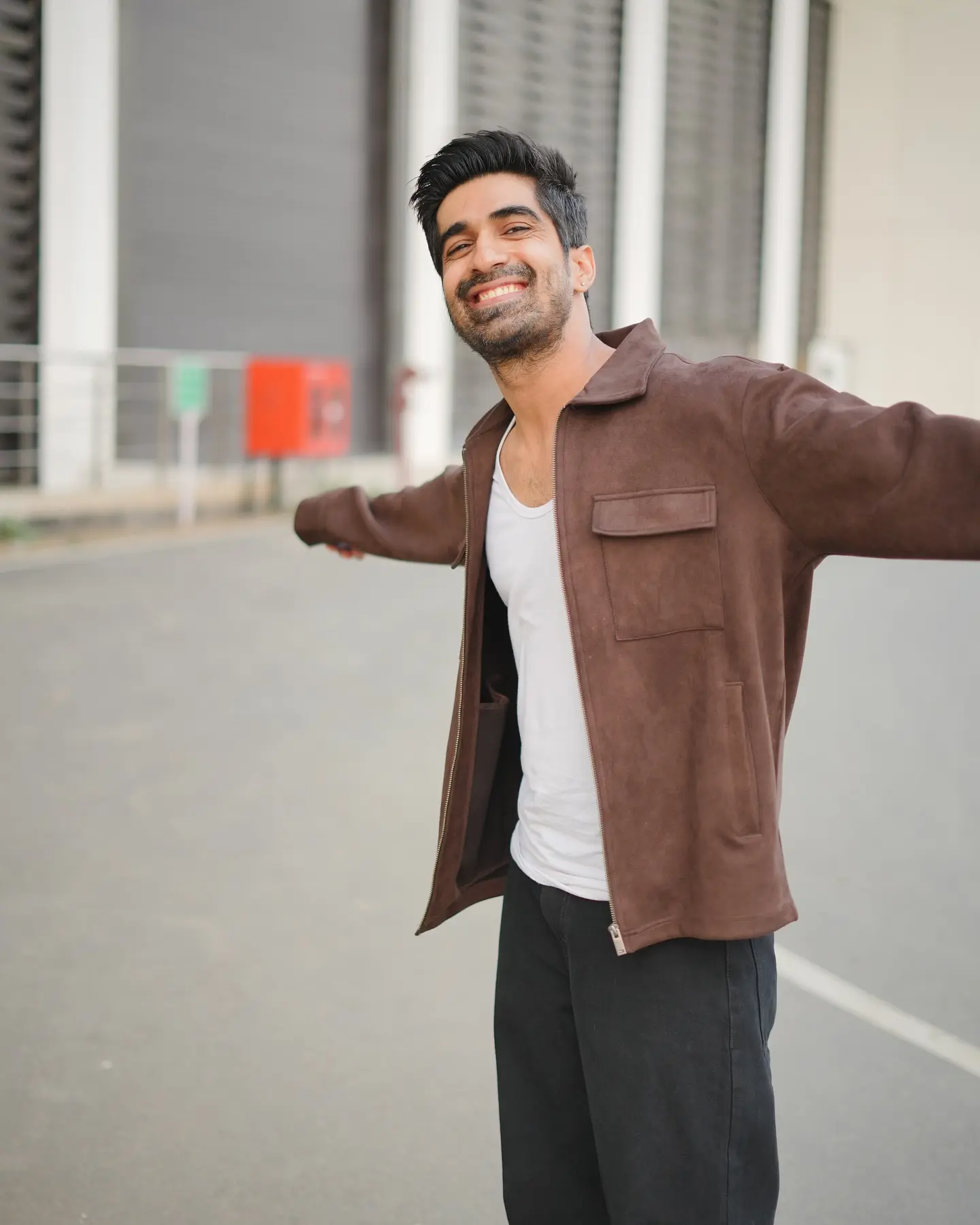 Keshav Sadhna’s Chilled Coke Moment Keshav Sadhna posts a playful chilled coke trio, sparking vibrant summer vibes online.!!!!