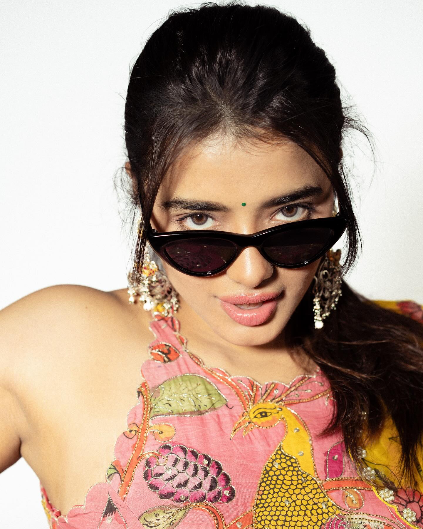 Ketika Sharma Dazzles In 'Single' Movie Promotion