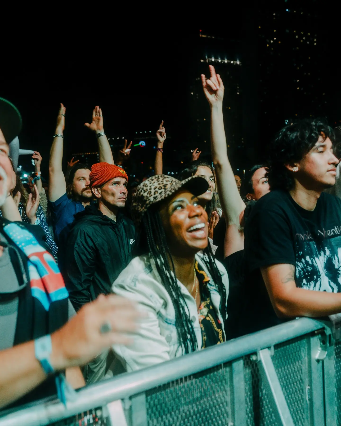 Khruangbin Takes San Diego: A Vibrant Visual Journey