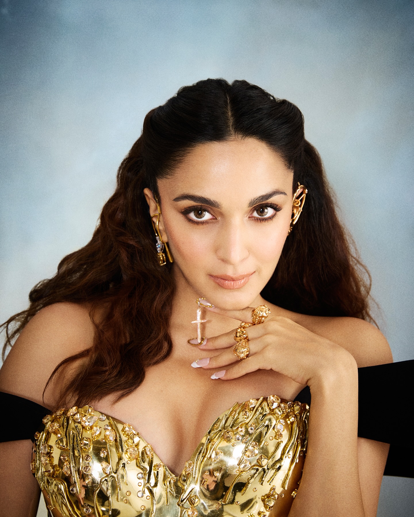 Kiara Advani Stuns In Chic Monday May Ensemble