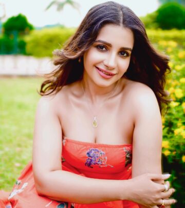 Kolkata Classics: Angana Roy’s Floral Fashion Moment