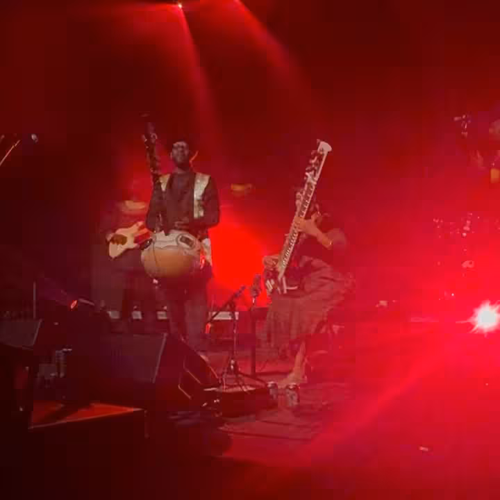Kora And Sitar Unite On Stage