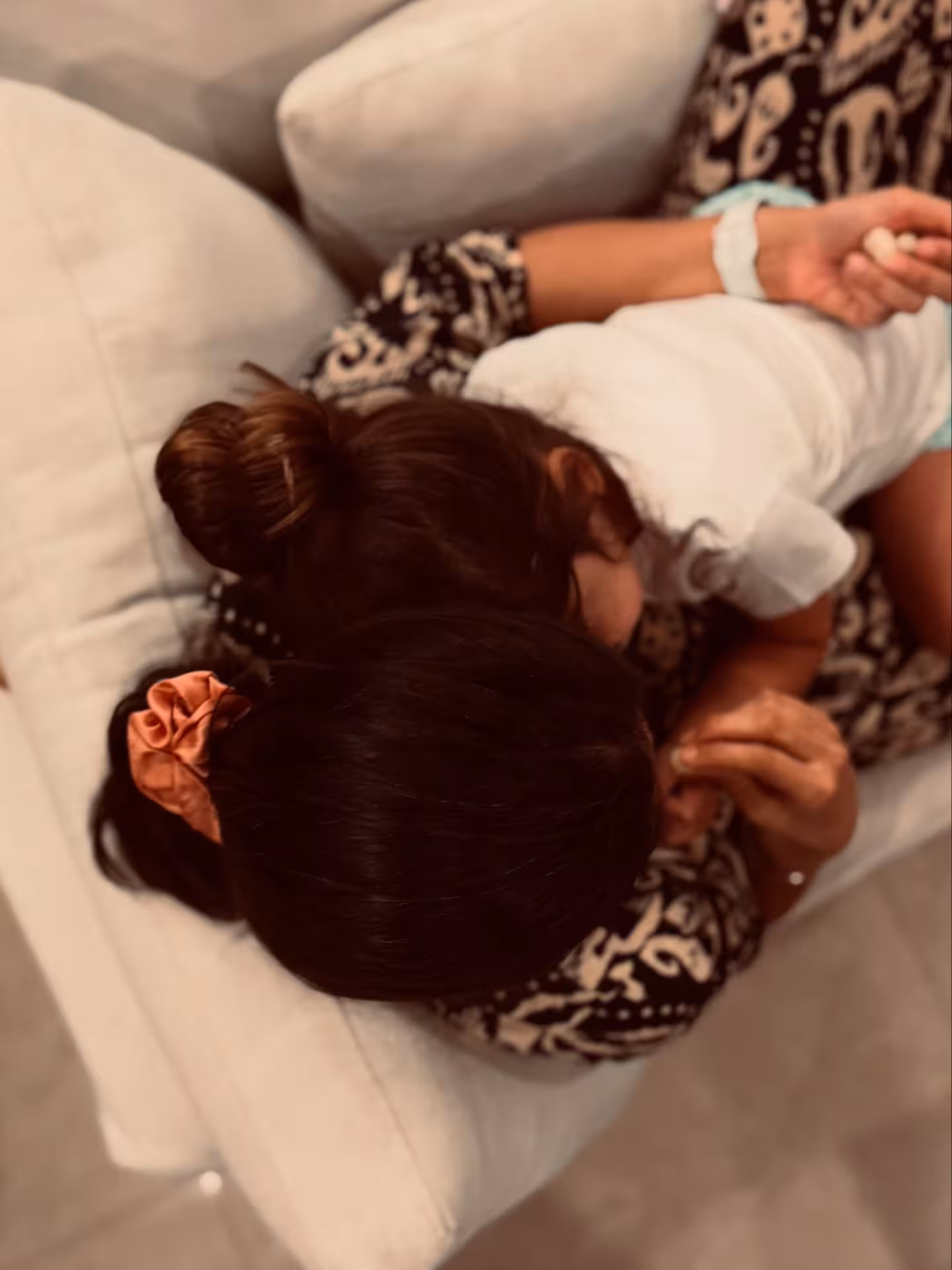 Kriti Kharbanda Celebrates Family Time And Monday Energy