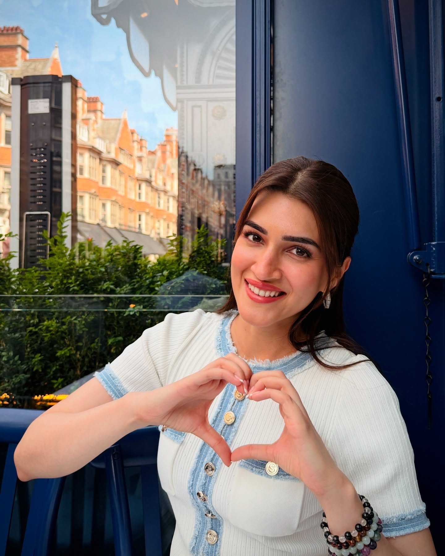 Kriti Sanon Reflects On April's Fleeting Moments