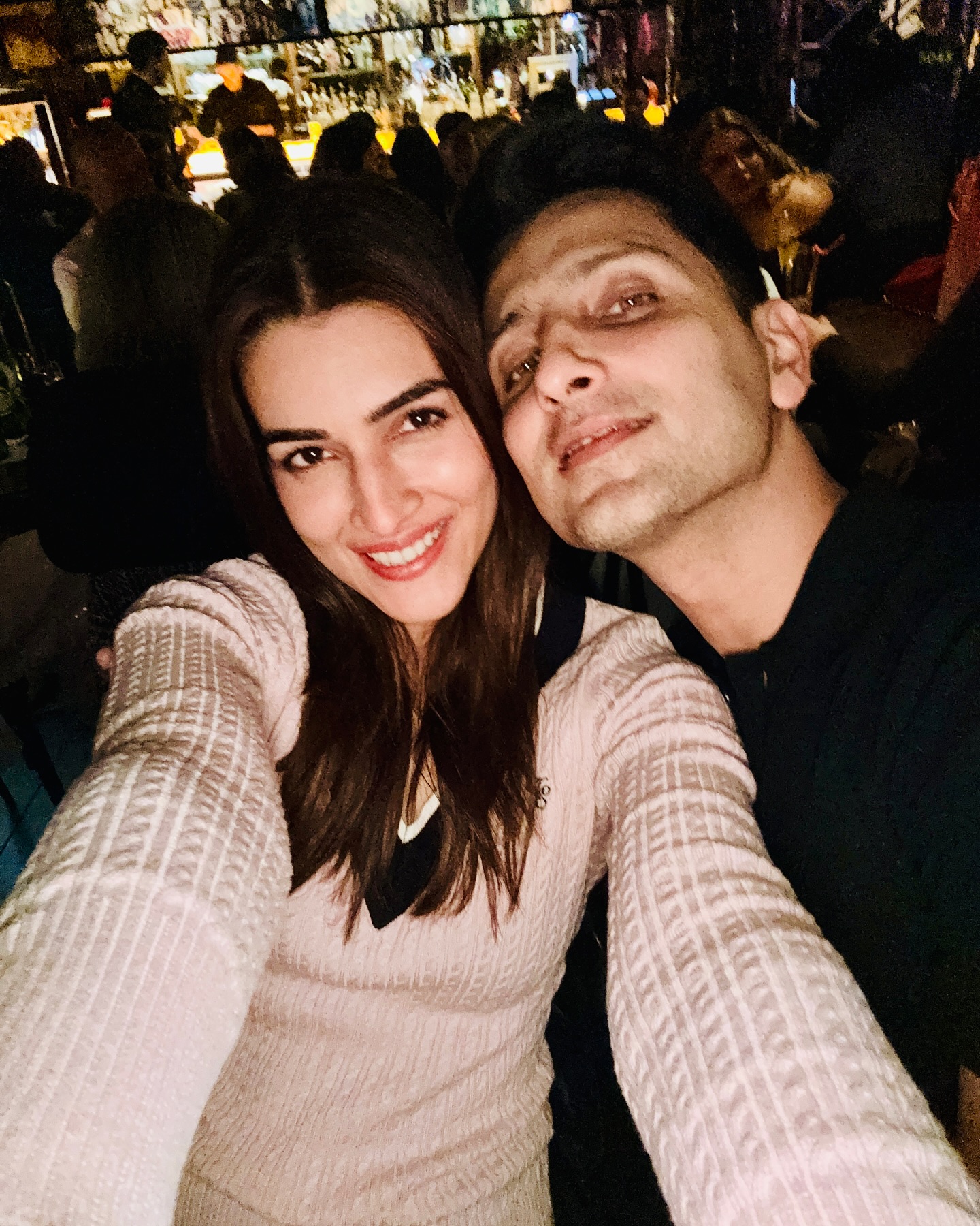 Kriti Sanon Reflects On April's Fleeting Moments