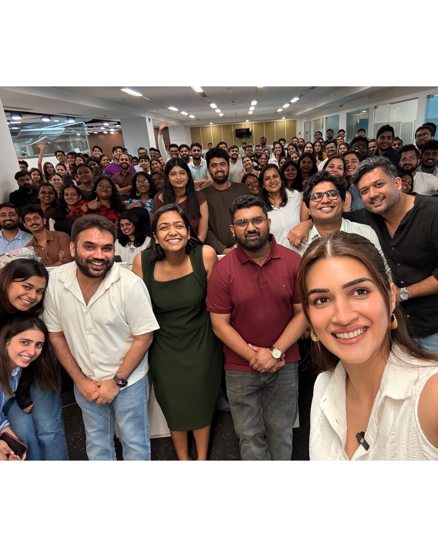 Kriti Sanon Reflects On April's Fleeting Moments