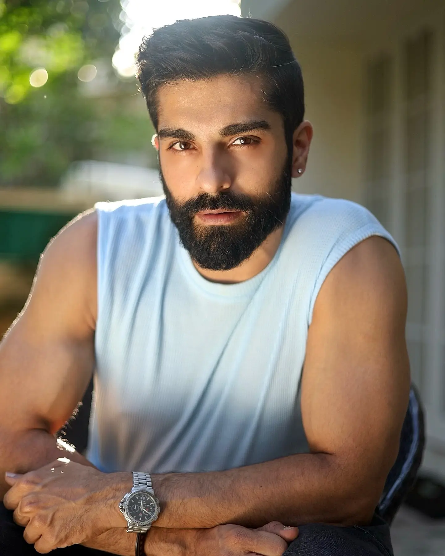 Kunal Thakur: Stationary Man, Racing Journey A poetic glimpse into life's duality, sparking inner journeys and reflections beyond norms