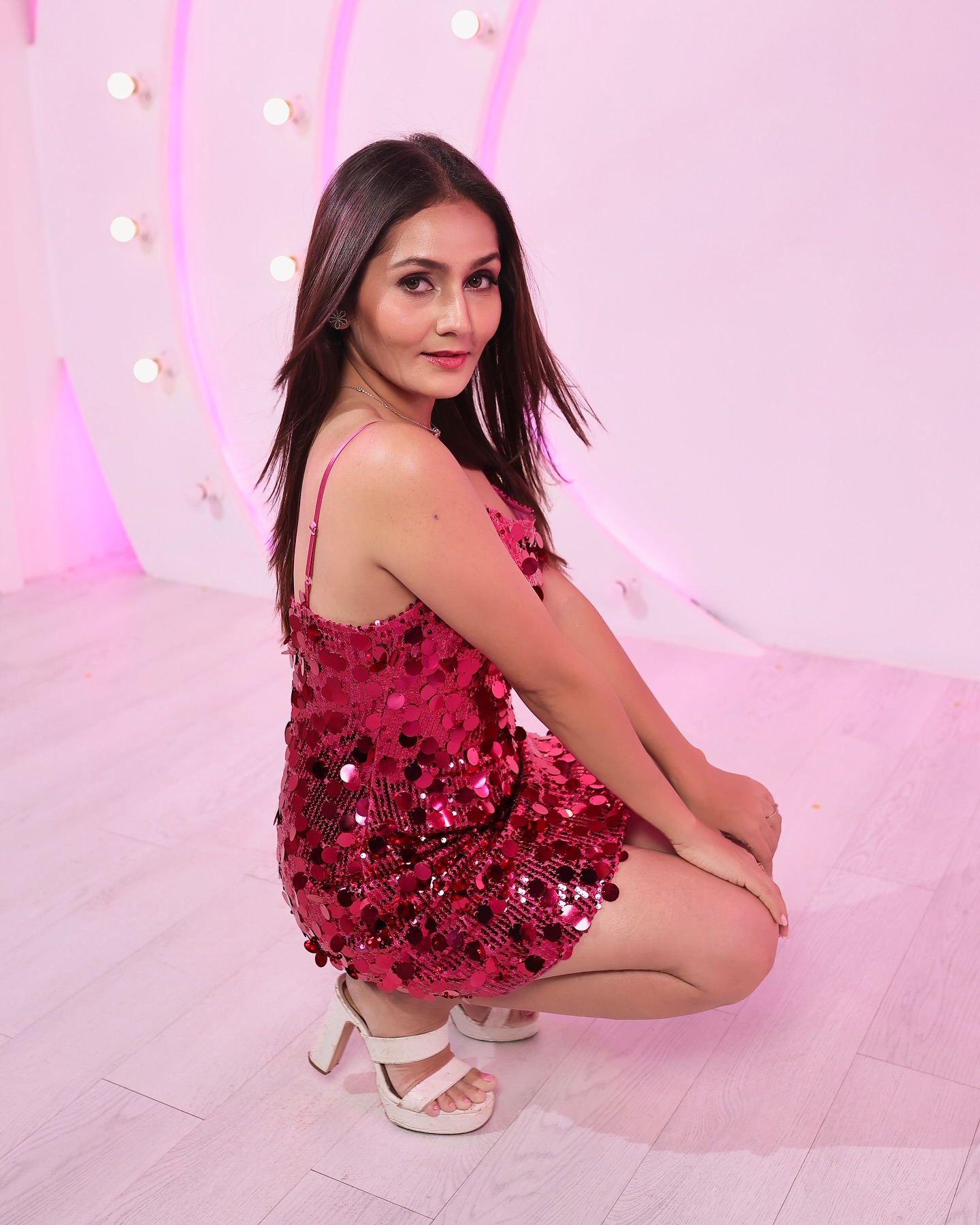 Laal Pari Photoshoot Captures Striking Vibes