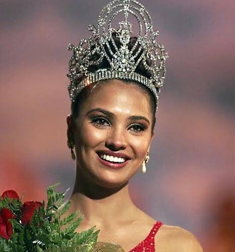 Lara Dutta Celebrates Milestones On May 12