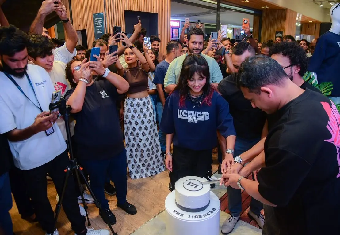 Licenced Debut Drop Mesmerizes Fans at Colombo City Centre