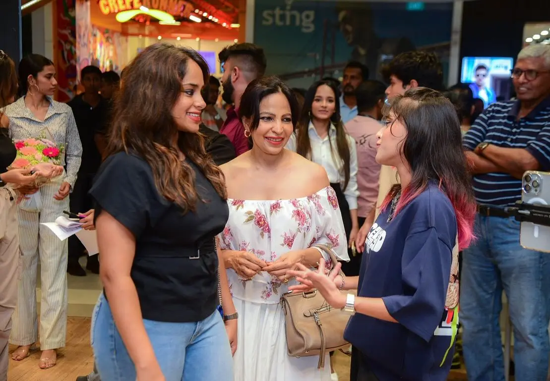 Licenced Debut Drop Mesmerizes Fans at Colombo City Centre
