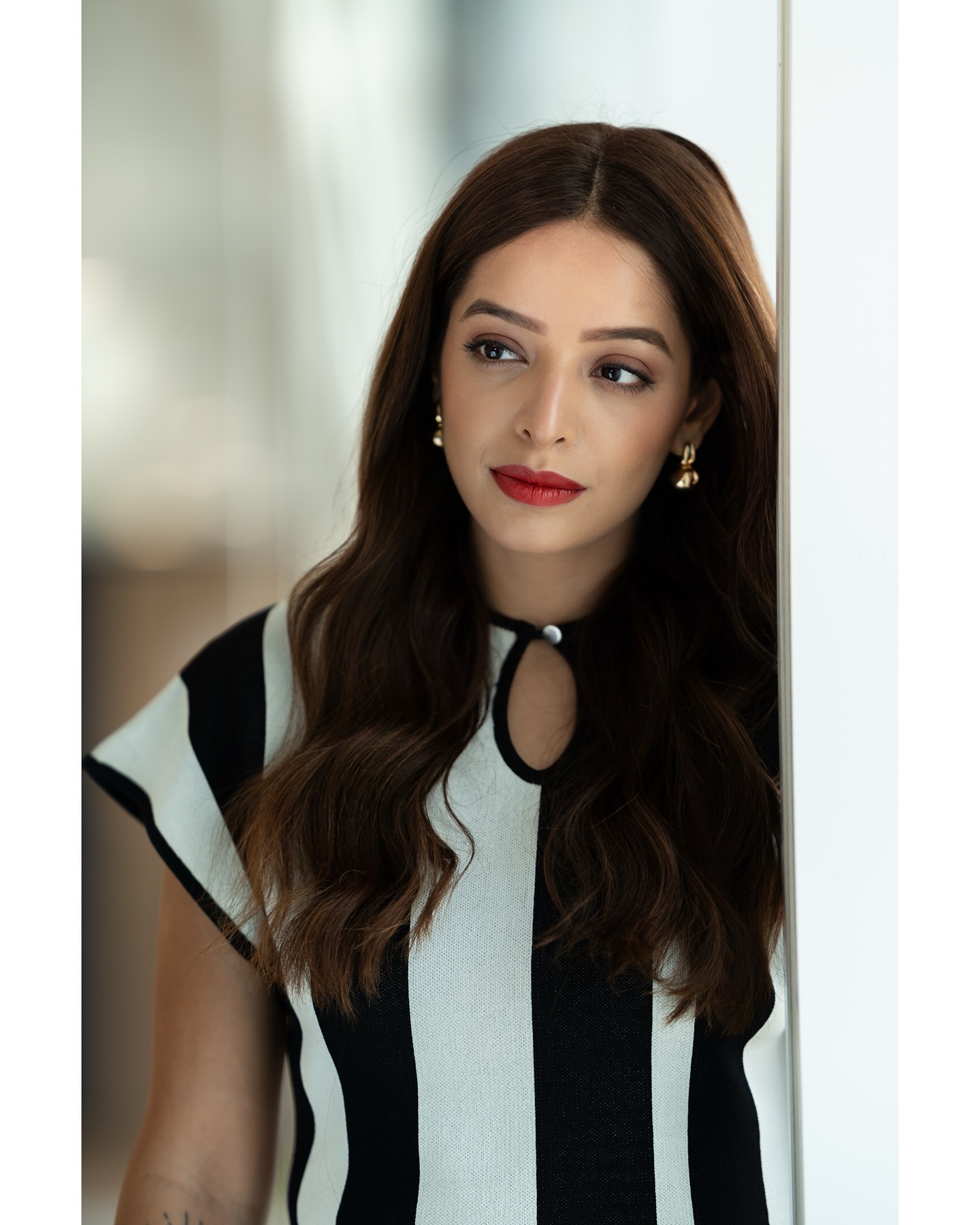 Lisa Mishra Promotes Netflix Series Lisa Mishra dazzles with a classic style boost in her ongoing Netflix promo campaign V1.0