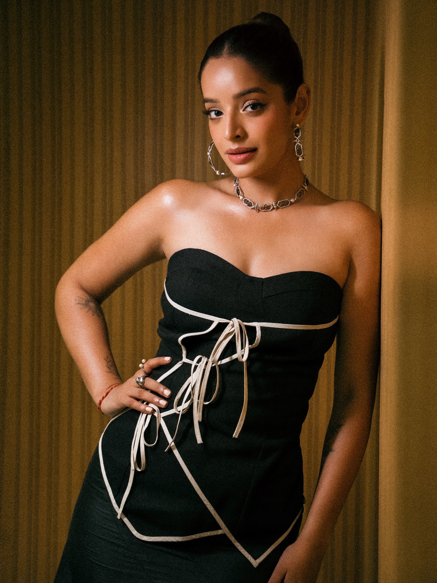 Lisa Mishra Stuns In Royal Look For Netflix Promo High-fashion meets streaming allure as Lisa Mishra debuts her royal look for premiere now!