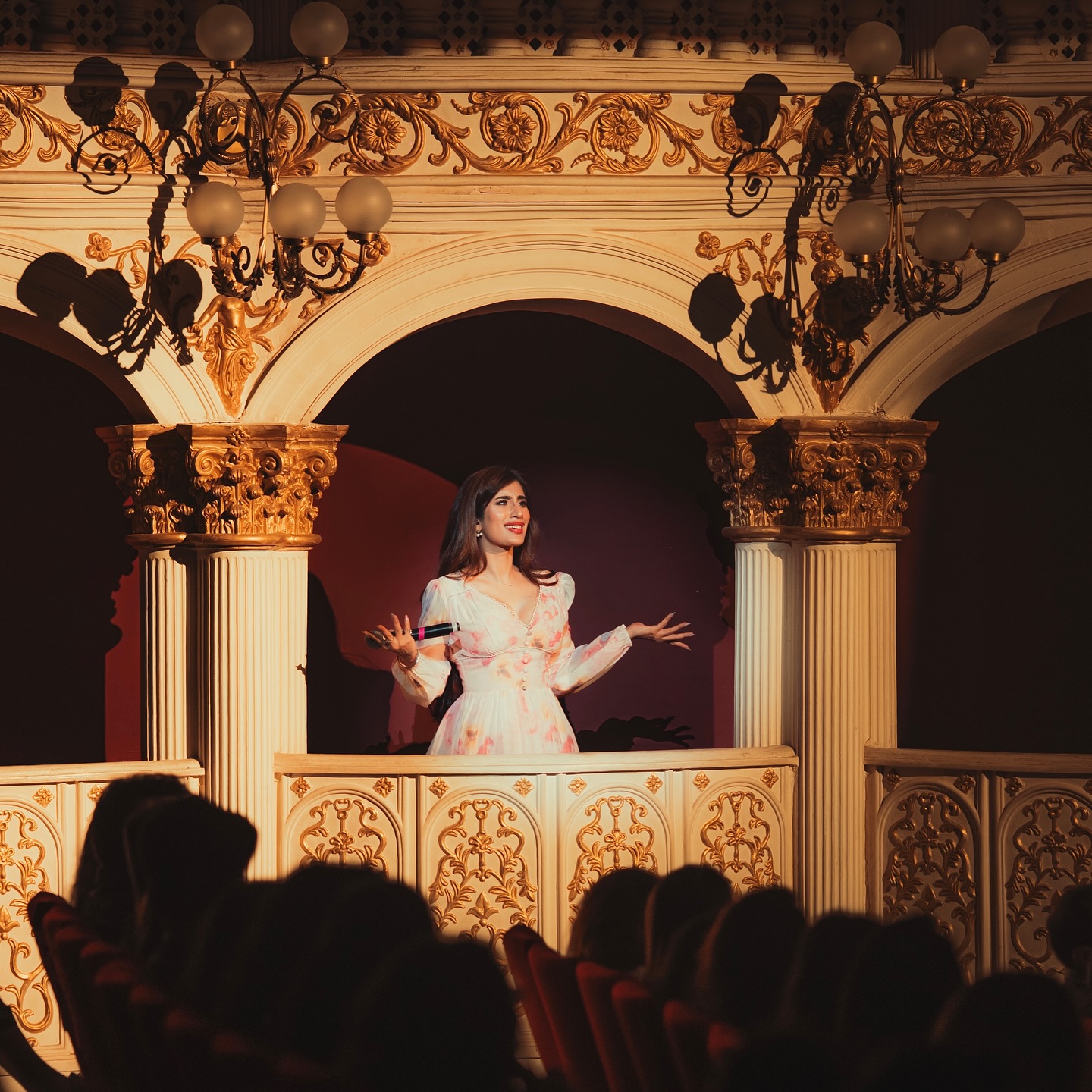 Live Dreams: Akasa Singh Inspires At Concert