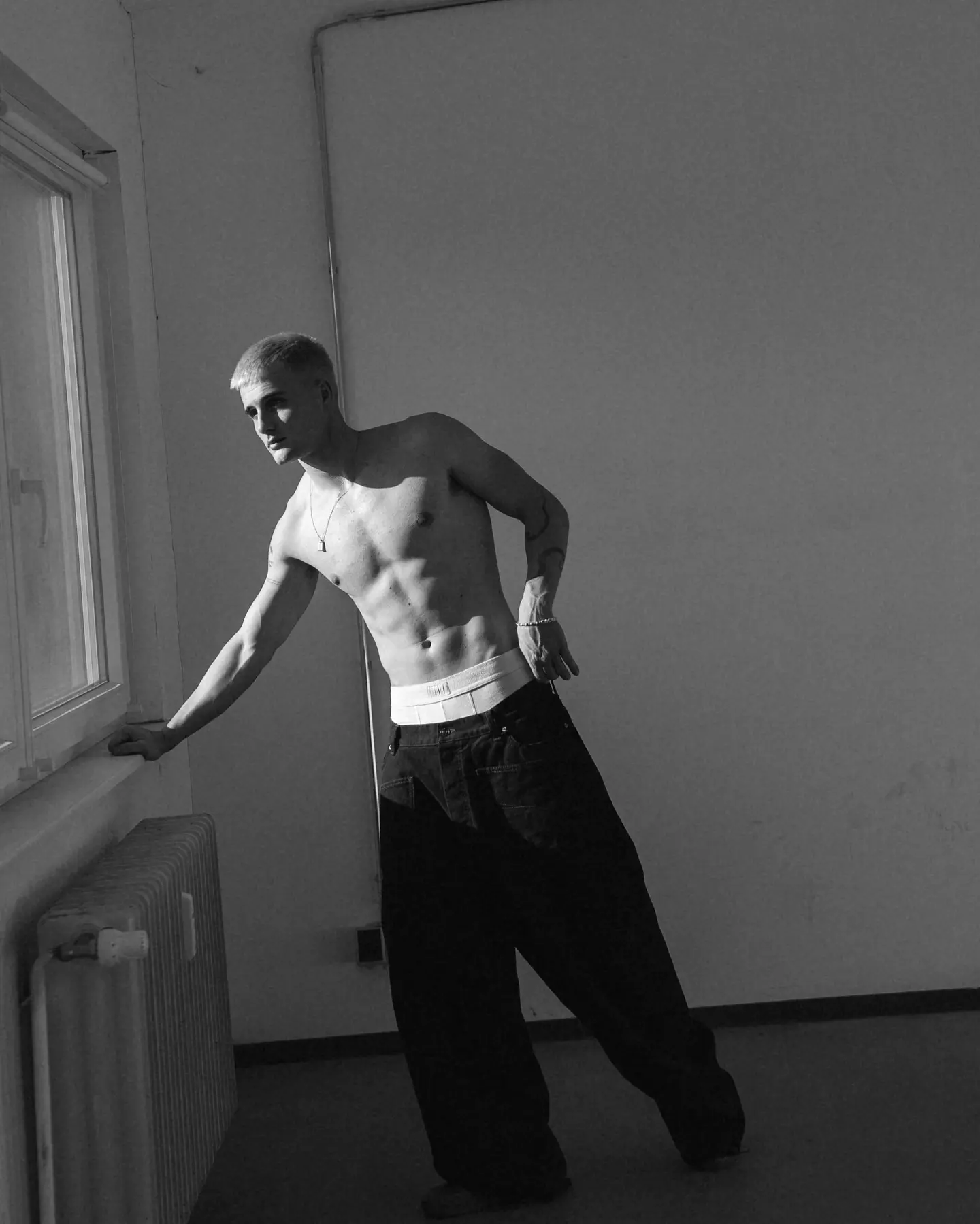 Luis Freitag Leaves Fans in Awe With Candid Shots