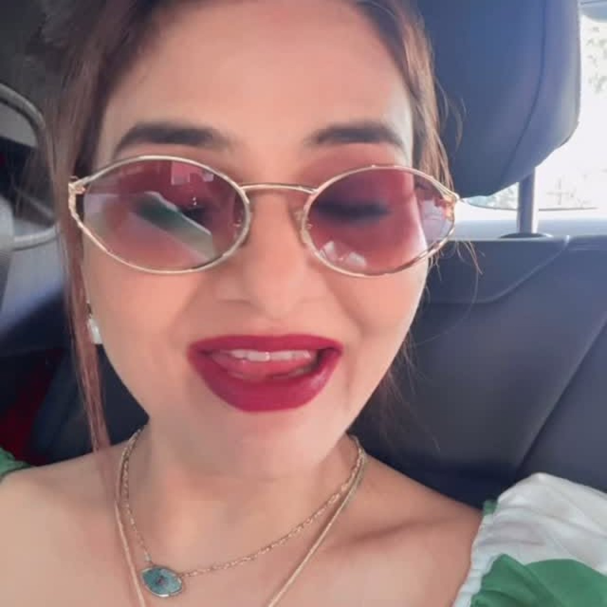 Madhoo Radiates Positivity In WinningWednesday Post Celebrity Madhoo spreads love and joy on Instagram with a vibrant #winningwednesday vibe!