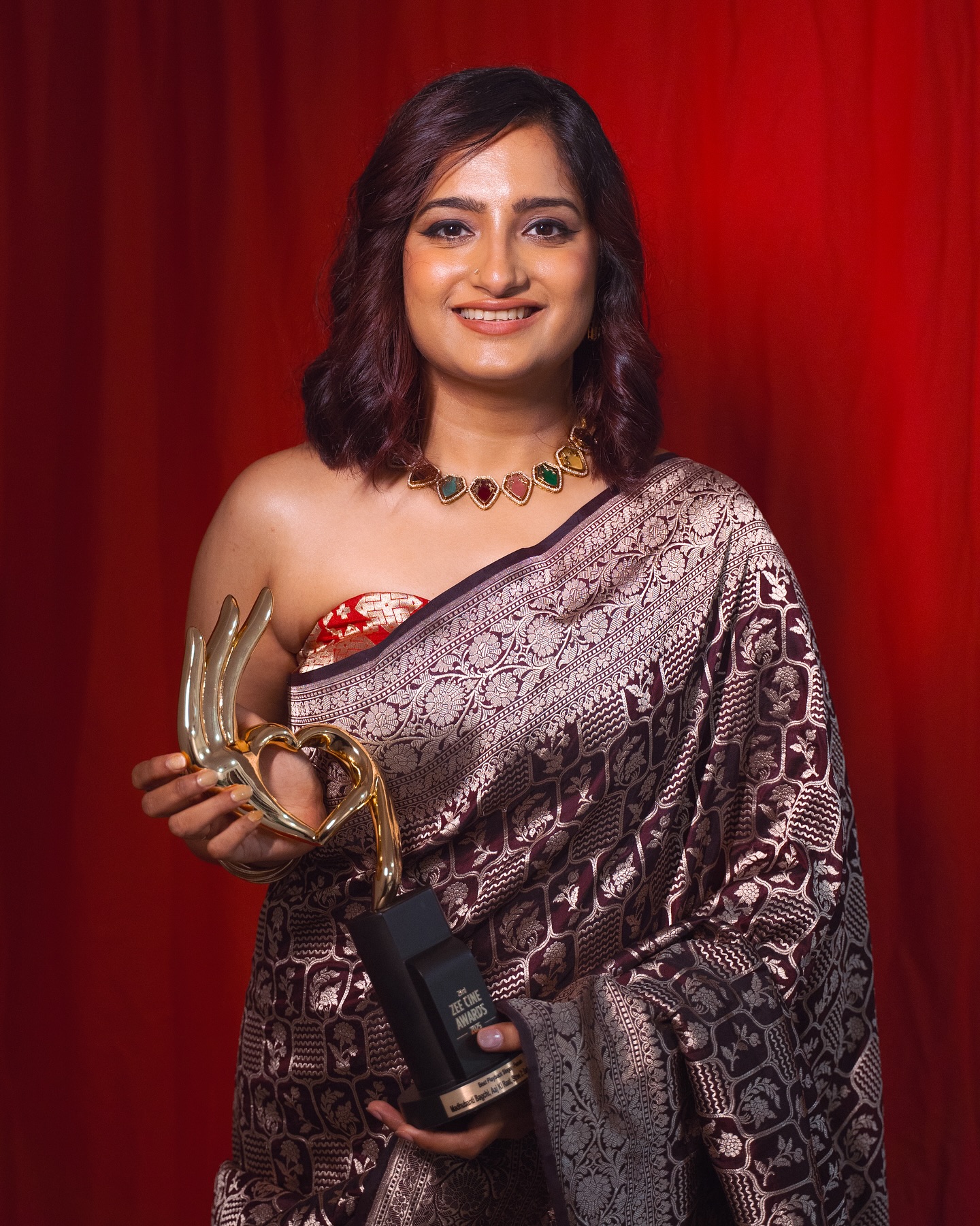 Madhubanti Bagchi Celebrates Zee Cine Award