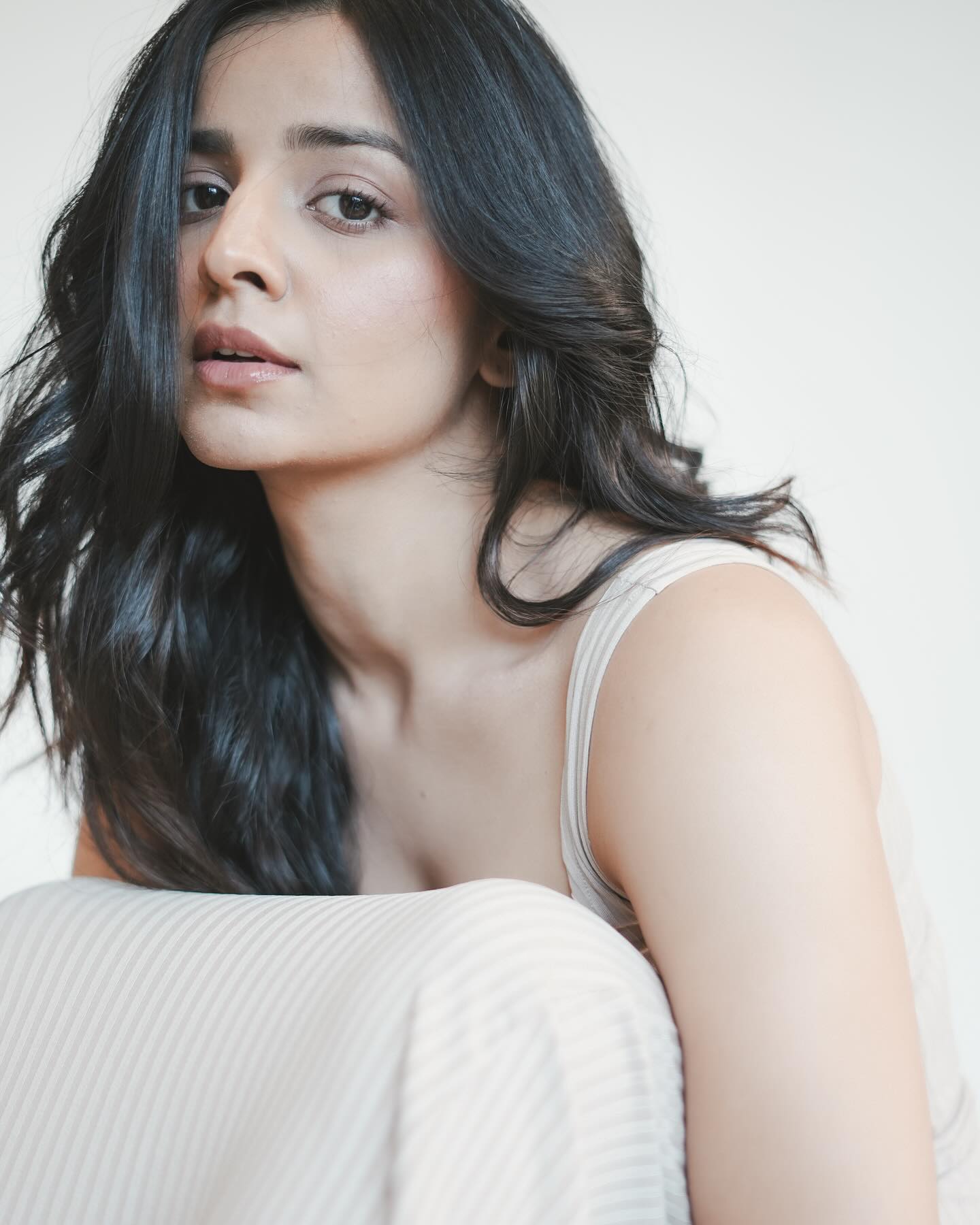 Mahima Makwana Stuns In Studio Style Shoot Mahima Makwana shines in Studio 27 shoot with top crew and a chic designer look by Bluer!!