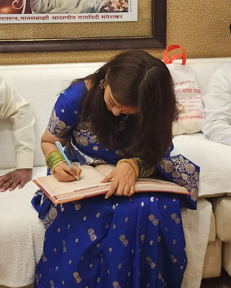 Manasi Naik Radiates Elegance in Savali Lifestyle Saree