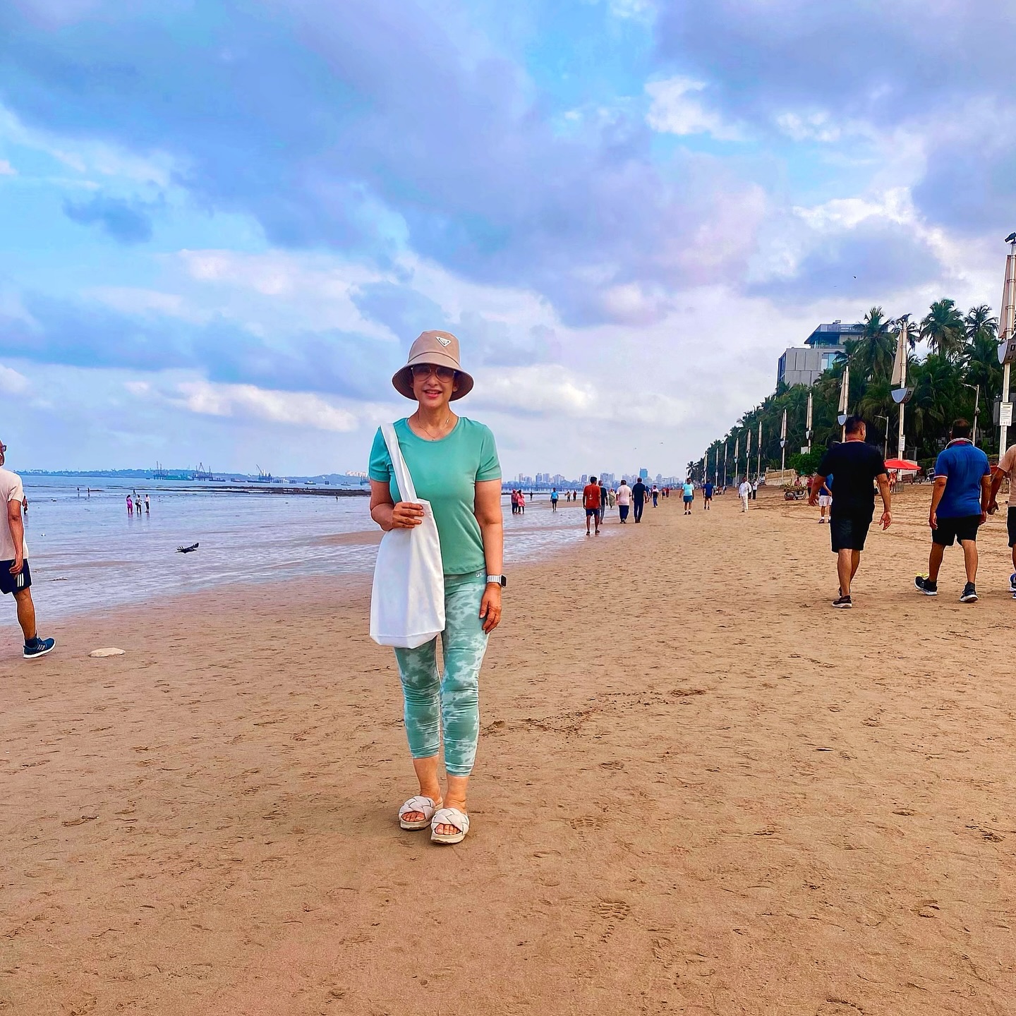 Manisha Koirala: Friendship, Film And Mumbai Memories Cherishing a beach stroll and iconic film moments while weaving Mumbai’s timeless magic.