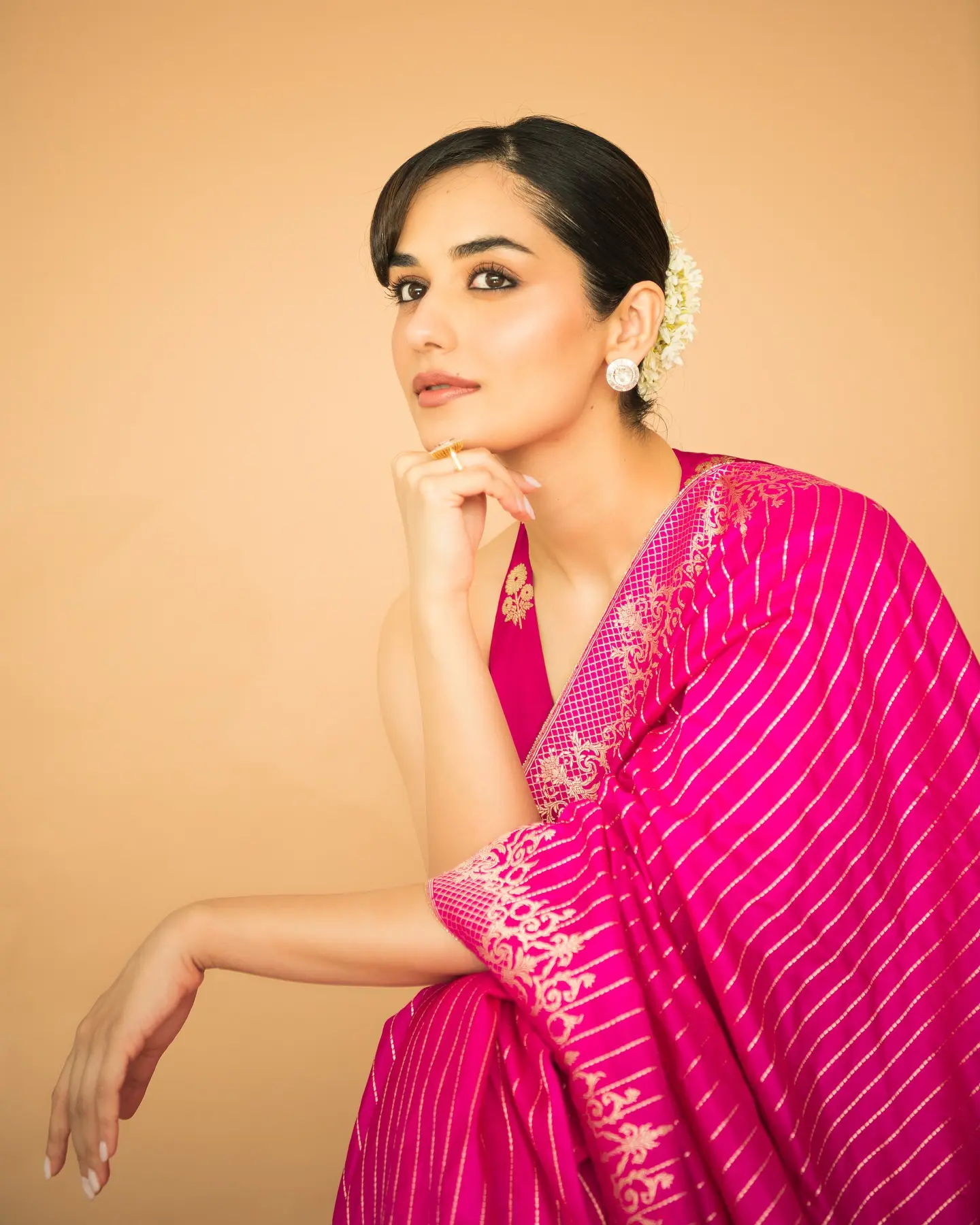 Manushi Chhillar Stuns In Gulabi Saree At Waves 2025