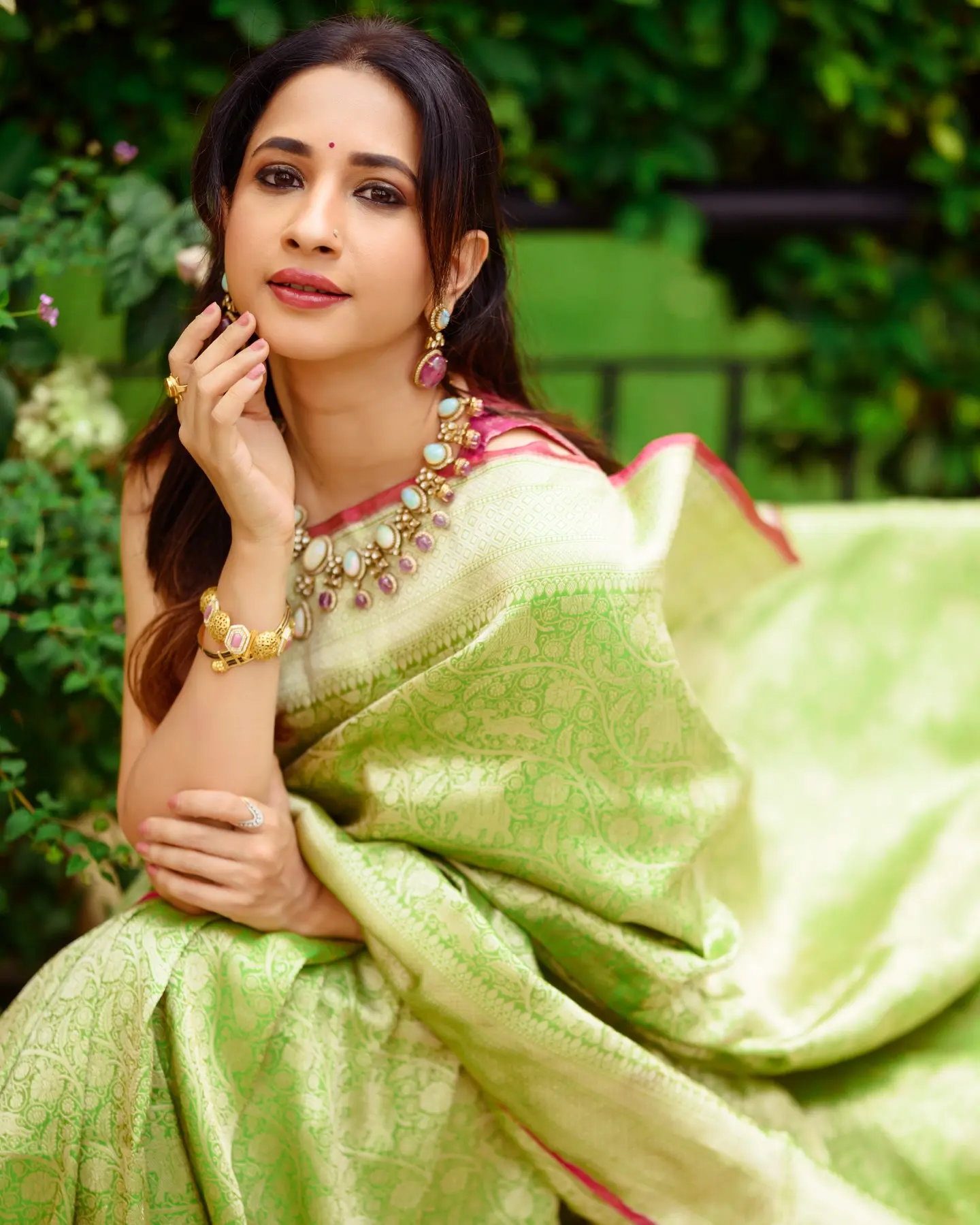 Manvita’s Anniversary Elegance Timeless charm meets heartfelt tradition as anniversary memories shine in Banarasi grace!!