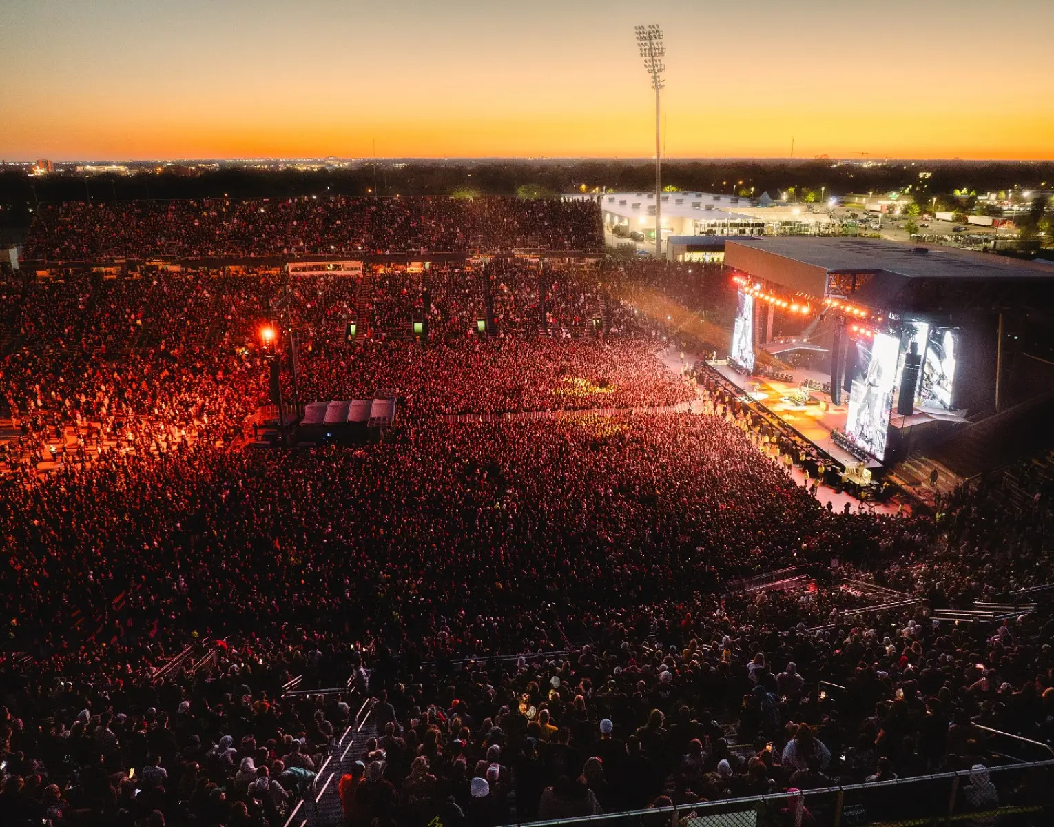 Epic metal performance as renowned artists headline, leaving fans rapt in awe all night!!