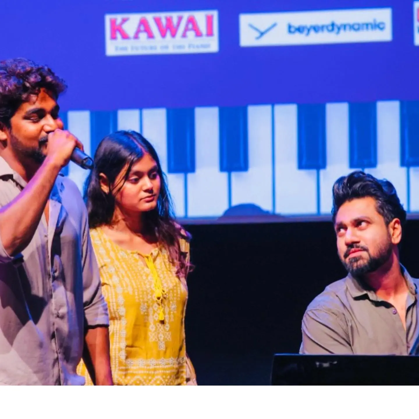 Mithoon Sharma Live Composition Stuns Music Festival Composer Mithoon Sharma creates magic on stage with an impromptu tune and inspiring duet!