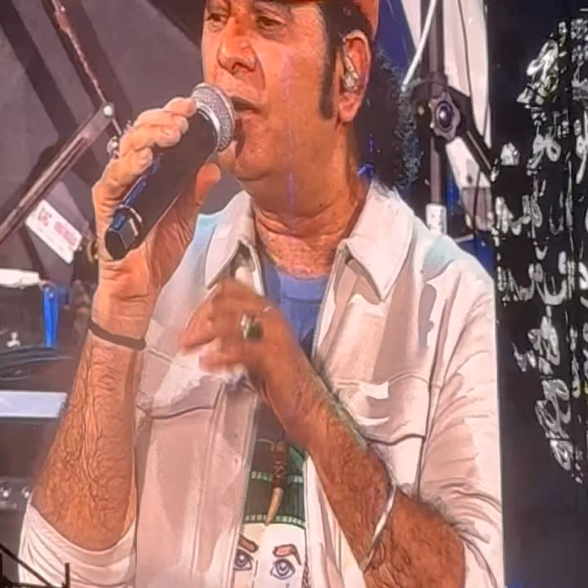 Mohit Chauhan Captivates in ‘Kun Faya Kun’ Moment Legendary vocalist Mohit Chauhan captivates fans with a soul-stirring, divine live musical.